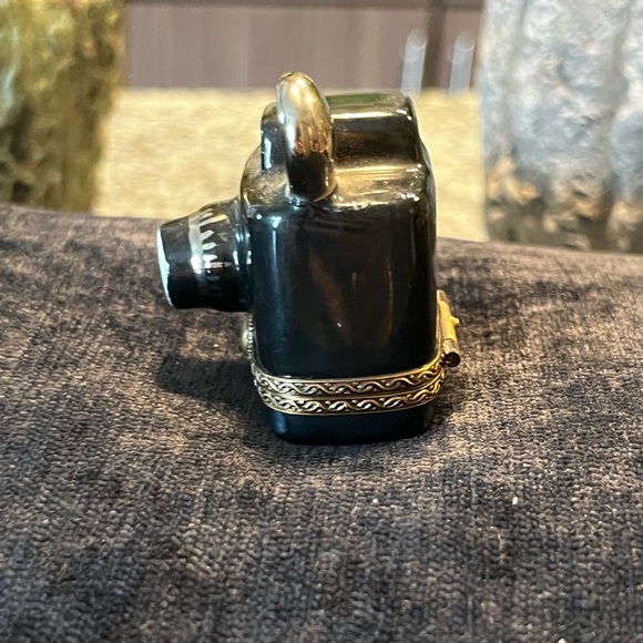 Limoges camera with a roll of film painted inside - Picture 2 of 6